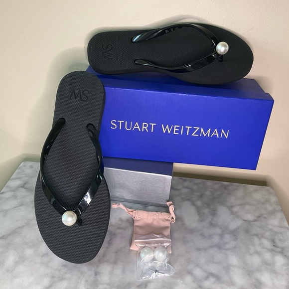 Stuart Weitzman Women’s Imitation Pearl Flip Flop - Picture 2 of 4